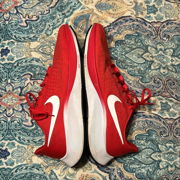 Nike Running Shoes - Picture 2 of 4